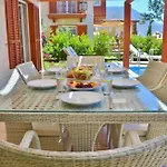 ヴィラ Zeytin Kalkan *